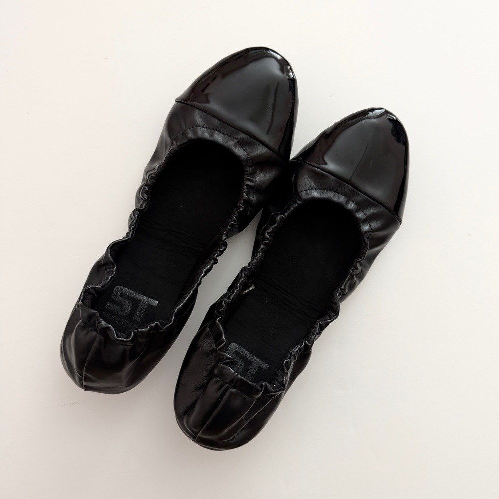 EUC Black Patent Tip Foldable Ballet Flats